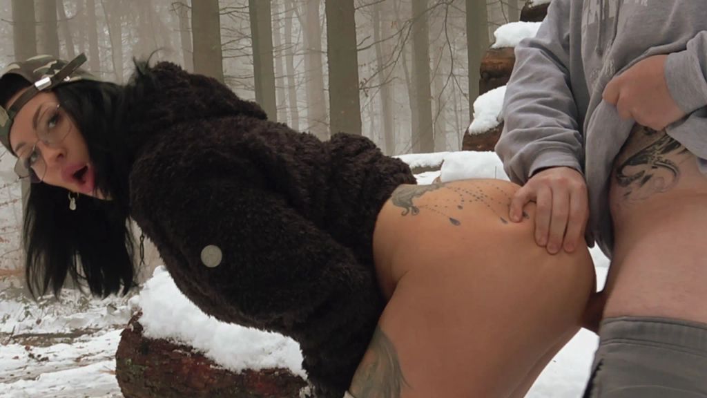 sexy foto nr. 6 von Vom Förster gefickt und vollgepumpt CREAMPIE und OUTDOOR
