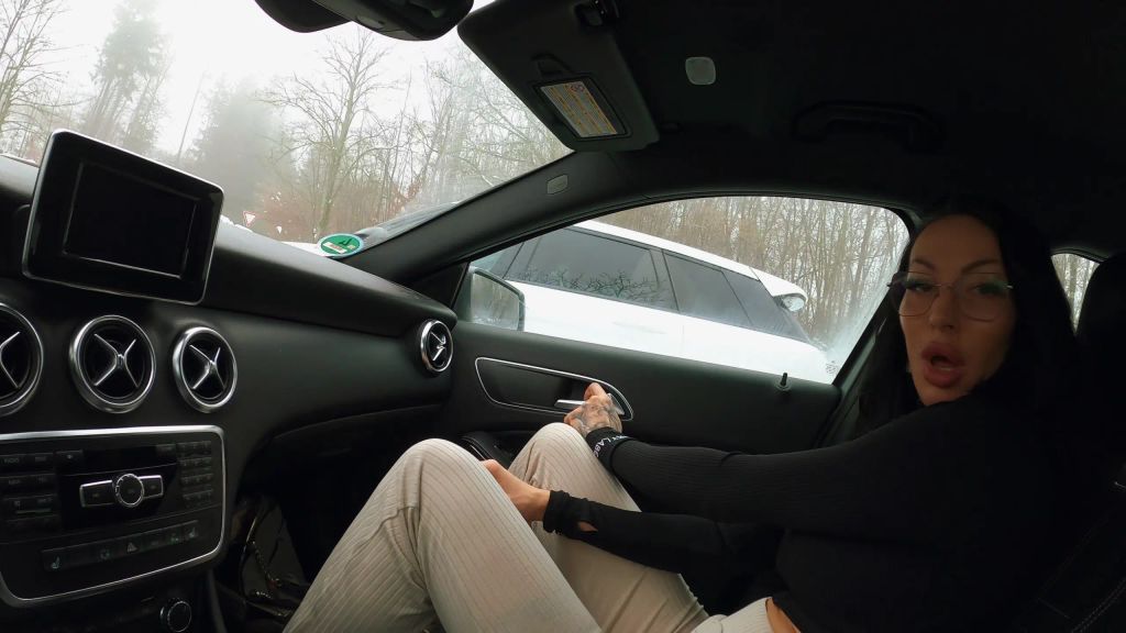 sexy foto nr. 1 von Vor dem KIno dem Boy die Eier leer gewixxt HANDJOB und DICKE