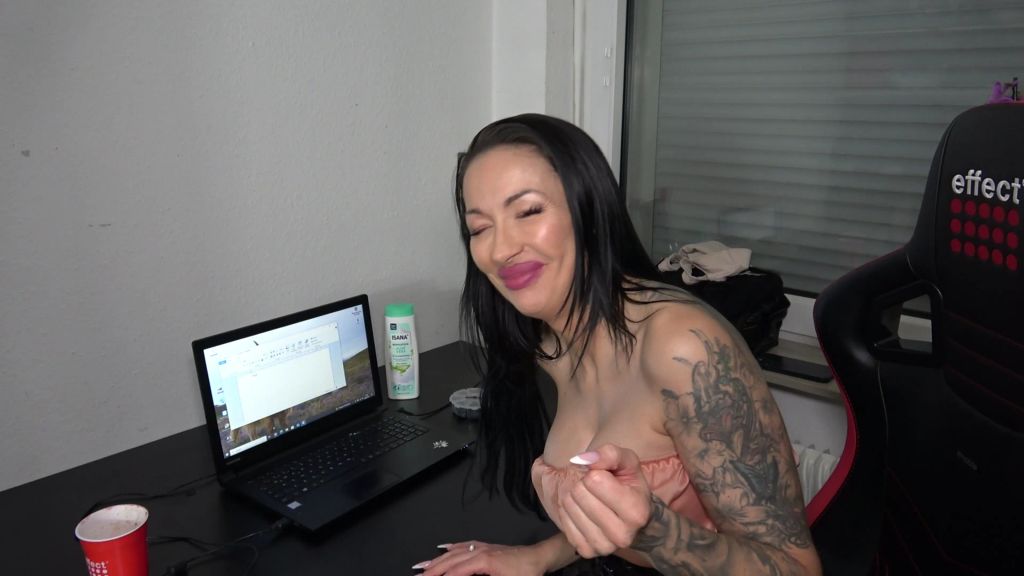sexy foto nr. 2 von Wenn die Chefin ruft!
