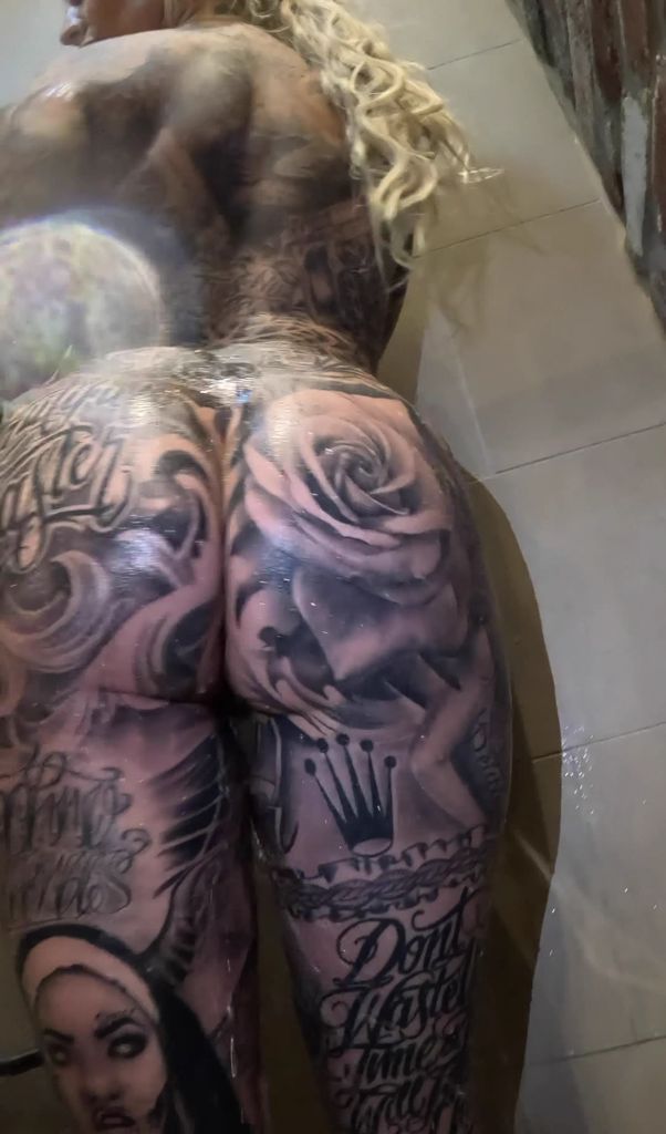 Vorschaubild 8 zum Video „Oil Shower Clip“