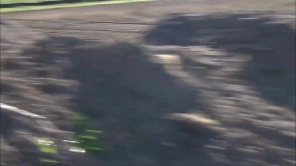 Öffentlicher Swinger Sex auf dem Field, Cum schlucken