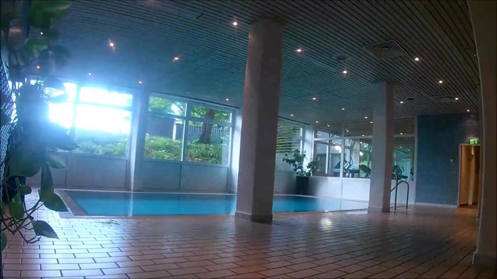 sexy foto nr. 9 von Sex im Pool unter dem Wasser Blowjob