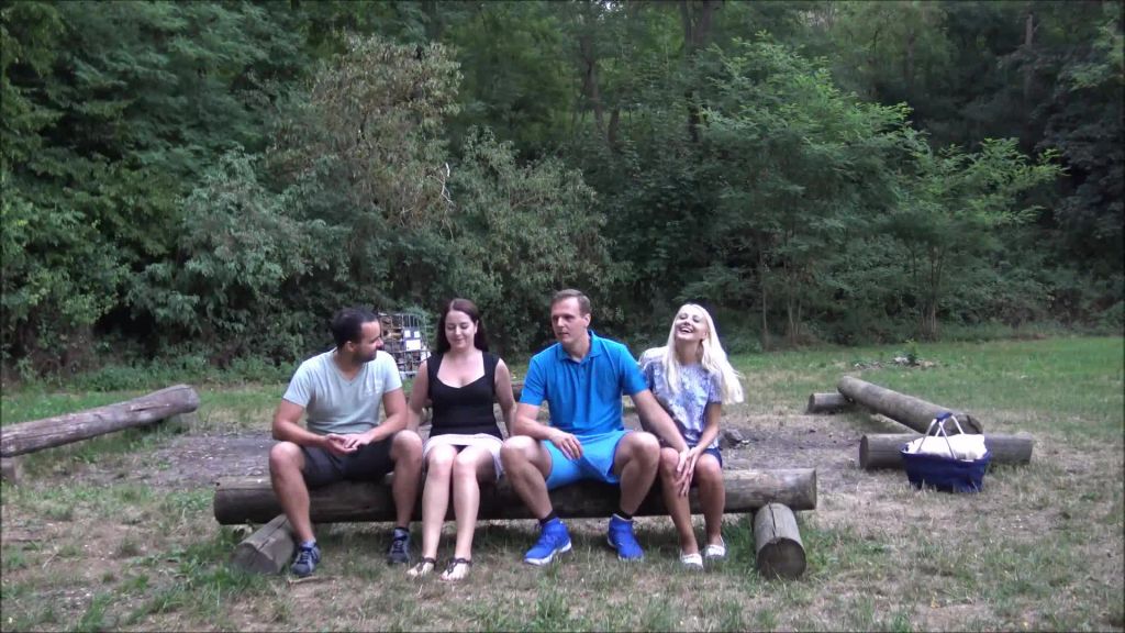 sexy foto nr. 1 von Picknick fertig mit Gruppen-Sex
