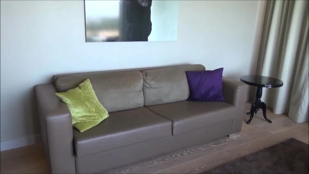 sexy foto nr. 1 von Sehr heißer Sex auf dem Sofa & Sperma im Mund