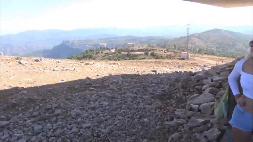 sexy foto nr. 1 von POV Sex in der Öffentlichkeit auf dem spanischen Berg