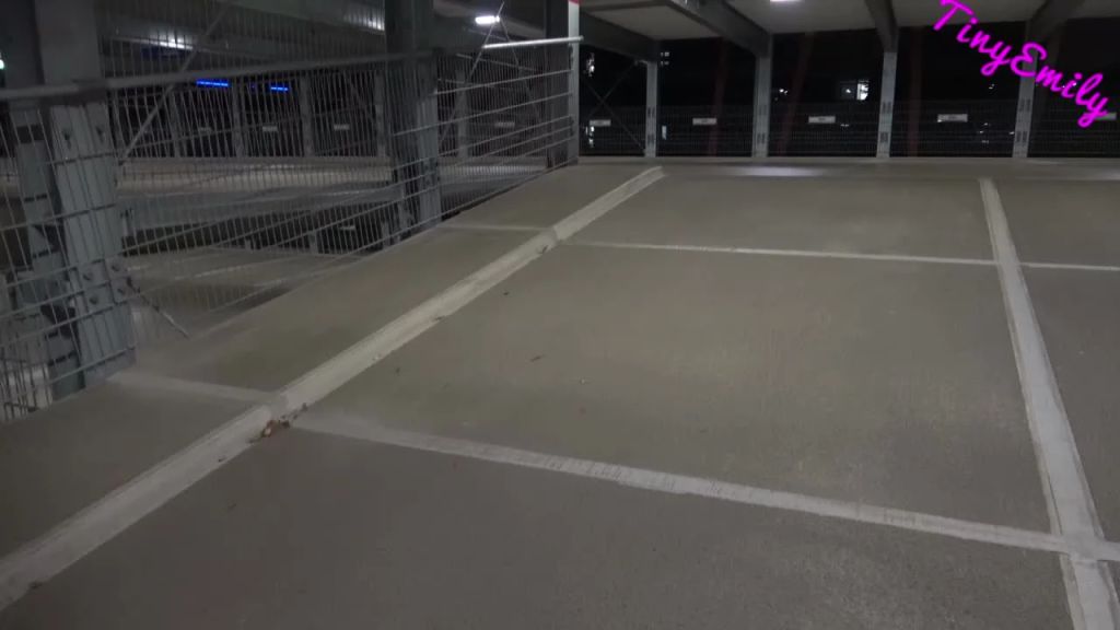 sexy foto nr. 1 von PUBLIC Piss Nach dem Dreh!! Ich Pisse das Sperma Raus!