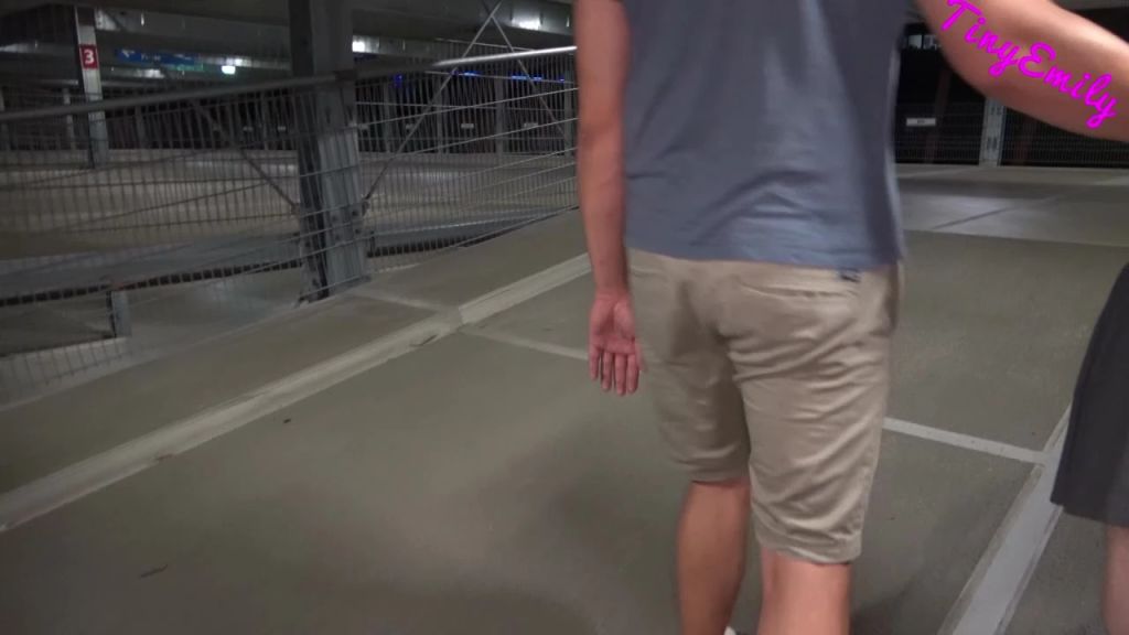 sexy foto nr. 2 von PUBLIC Piss Nach dem Dreh!! Ich Pisse das Sperma Raus!