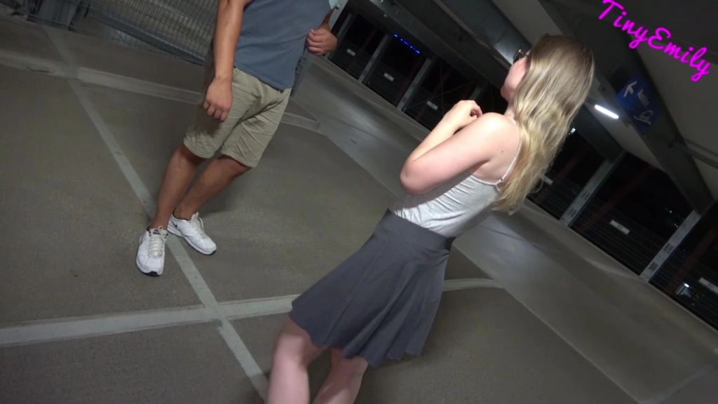 sexy foto nr. 3 von PUBLIC Piss Nach dem Dreh!! Ich Pisse das Sperma Raus!