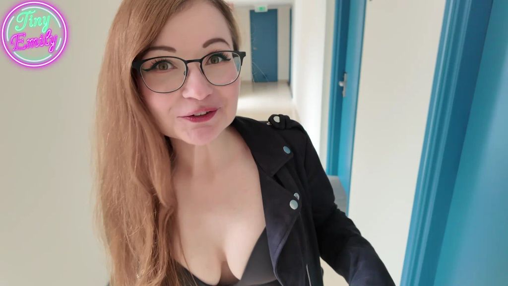 Vorschaubild 2 zum Video „UrlaubsFick  Fetter  Schwanz sprengt meine Fotze“