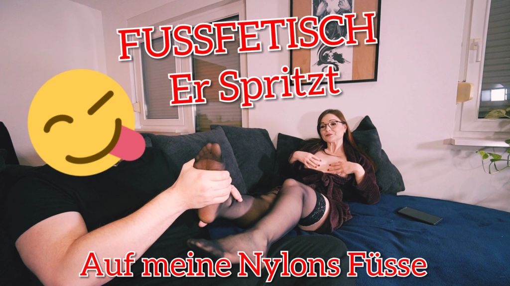 Fuss Fetisch!! Er Spritzt mir auf meine Nylon Füsse!!