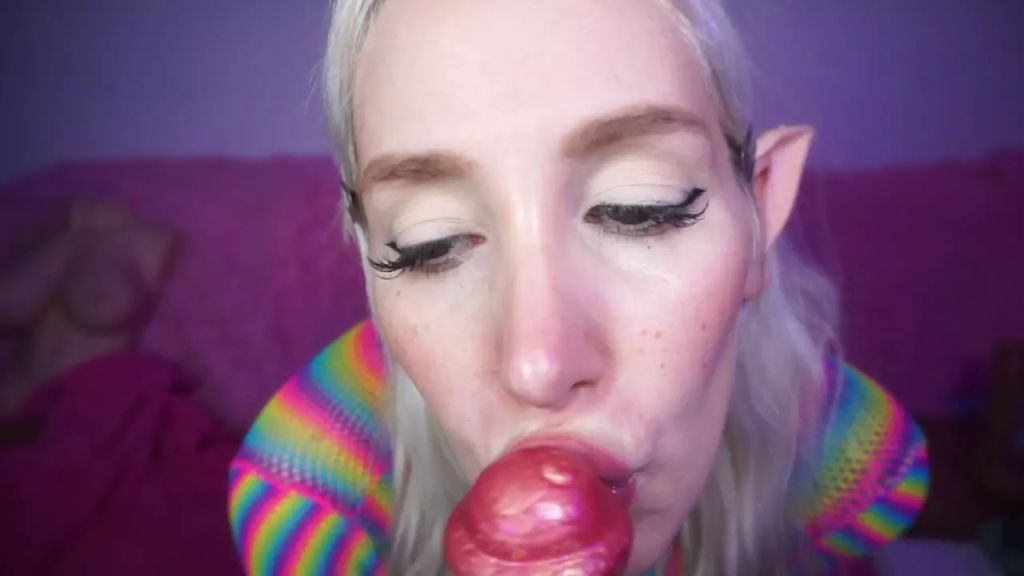 sexy foto nr. 6 von Ahegao Elfen Schlampe leckt Füße und fickt sich hart!