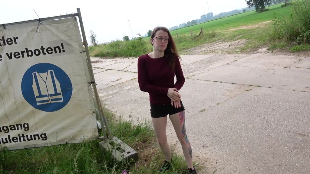 sexy foto nr. 2 von BETRETEN VERBOTEN! BLASEN ERLAUBT! Skinny-Mädchen