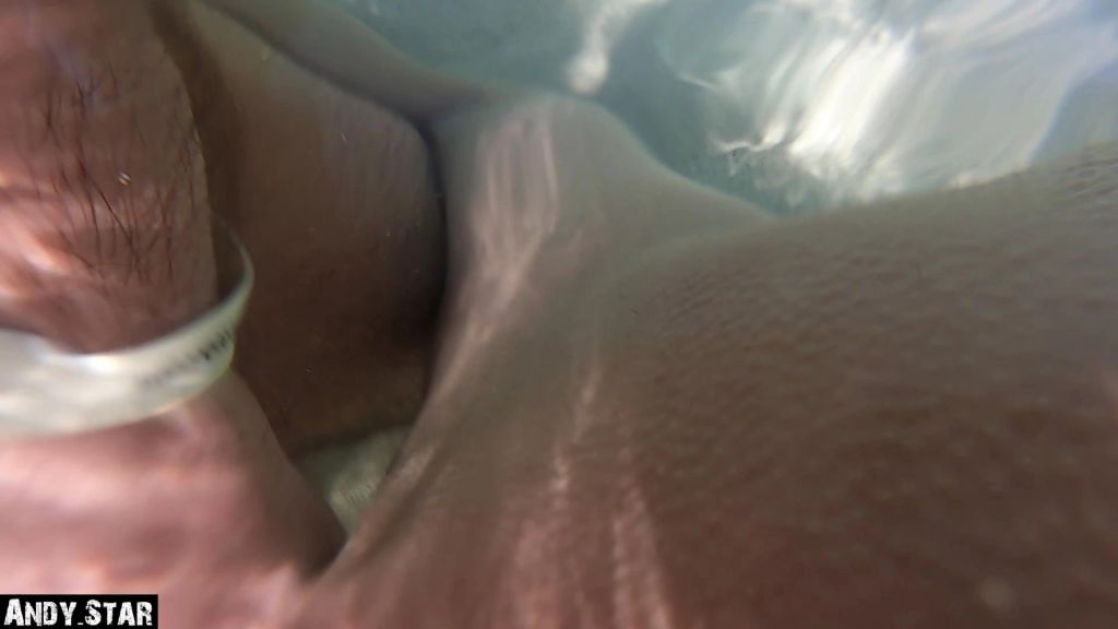 sexy foto nr. 9 von PUBLIC EXTREM AM STRAND UNTERWASSER | ERWISCHT WORDEN