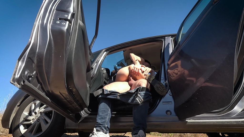 sexy foto nr. 8 von HOCH DEN ROCK REIN DEN STOCK ! Auto-Sex mit Skinny-Teen Madi
