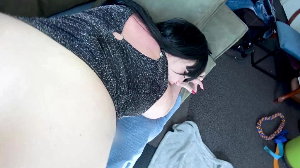 sexy foto nr. 8 von AUCH DIE DICKEN WOLLEN FICKEN ! SAMANTHA CUMSHOT IN DIE FRES