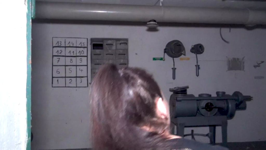 2 MILFS IN ALTER KASERNE AO GEFICKT