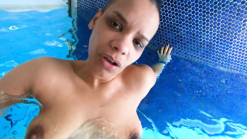 sexy foto nr. 9 von RISKANT!!! HEIMLICHER SCHWIMMBAD-FICK MIT LARA