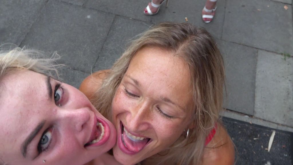 sexy foto nr. 7 von NUTTEN-BUS!!! Harley und Nora - naturgeile GRATIS-FOTZEN
