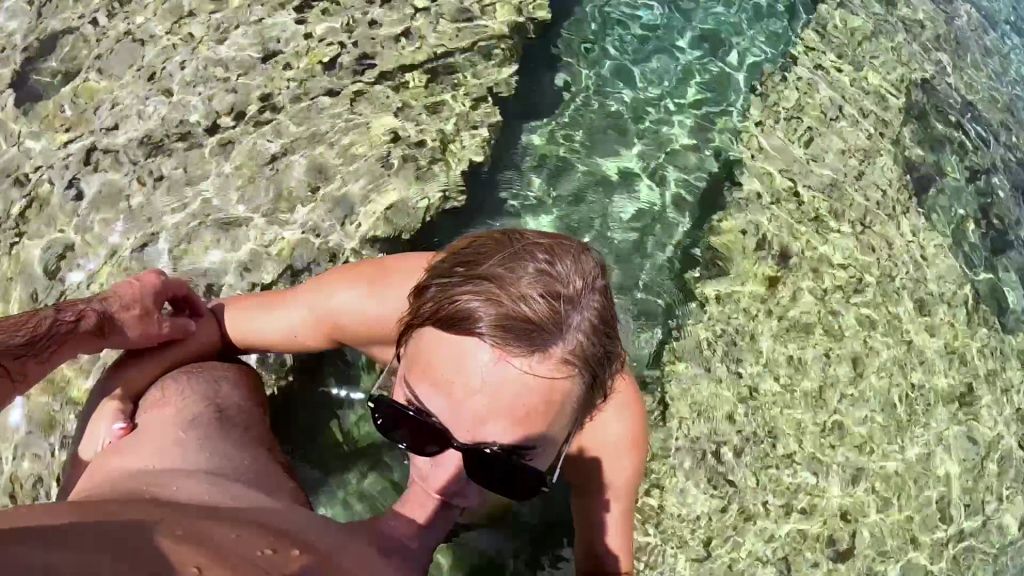 sexy foto nr. 3 von DIE NICHT-MEERJUNGFRAU Big-Ass Teen Lina abgefickt im Urlaub