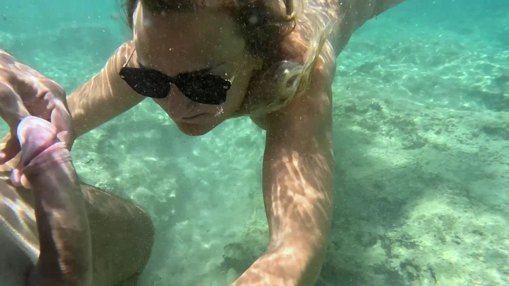 sexy foto nr. 7 von DIE NICHT-MEERJUNGFRAU Big-Ass Teen Lina abgefickt im Urlaub