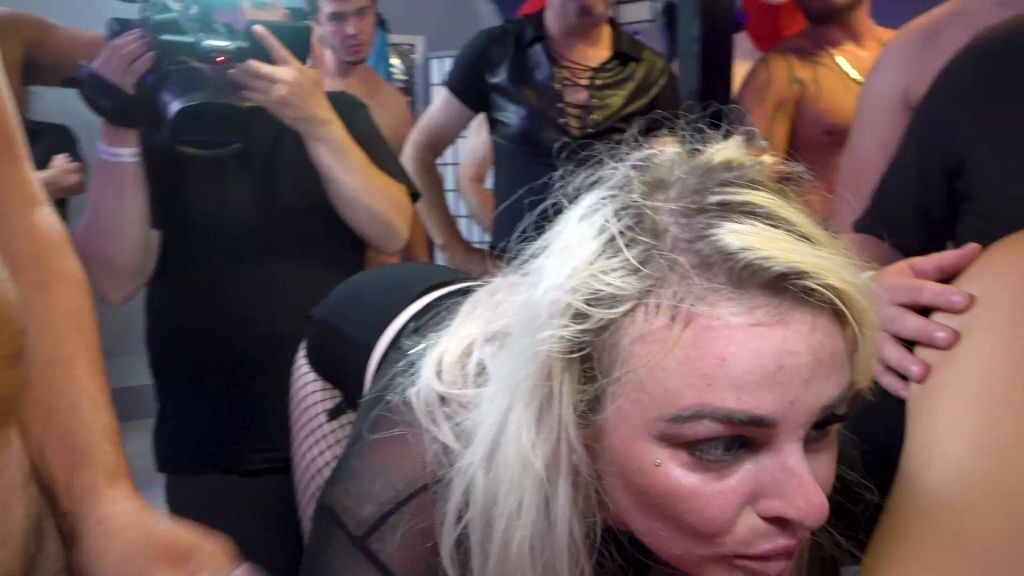 sexy foto nr. 6 von OMG! 1,5 LITER SPERMA NEWCOMER-FOTZEN-GANGBANG