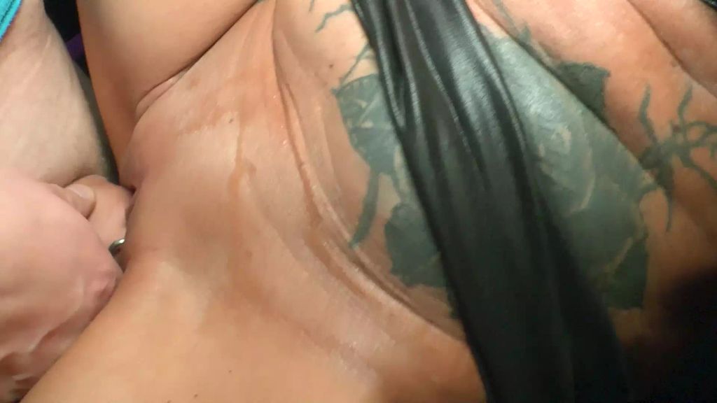 sexy foto nr. 6 von KONDOM VERBOT! HARDCORE-MILF BRAUCHT VIEL SPERMA