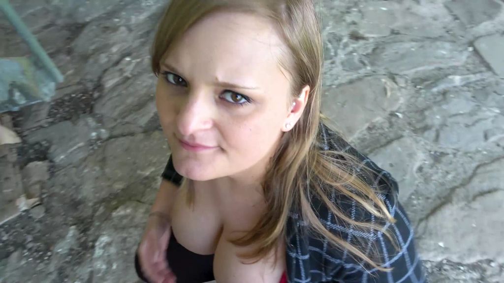 sexy foto nr. 8 von MIESE TOUR!!! NAIV UND UNSCHULDIG POV-BLOWJOB OUTDOOR