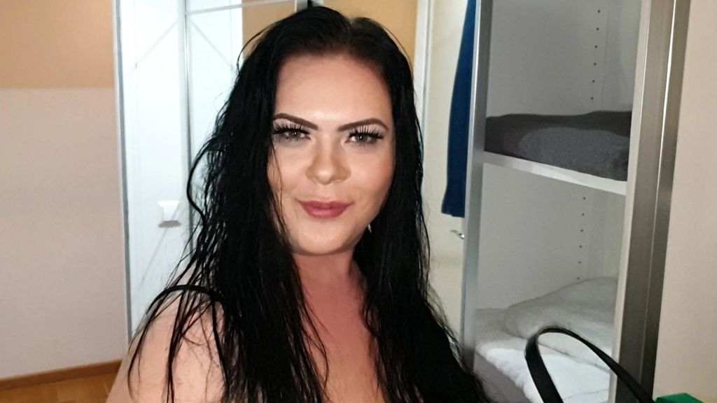 sexy foto nr. 9 von HEUTE WERDE ICH ZUR AO-HURE ! 2 SCHWÄNZE IN MEINE FOTZE