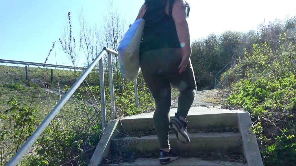 sexy foto nr. 1 von DICKER ARSCH & DICKE TITTEN Samantha(24) ohne Kondom gefickt