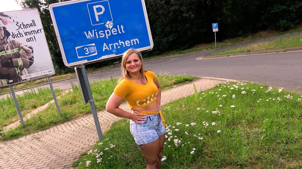 SEXPARKPLATZ! LINA will SPERMA, BIG-ASS Teen ohne Kondom gef