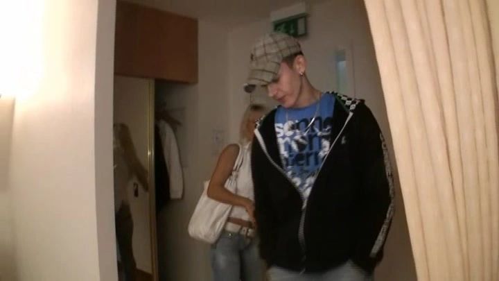 sexy foto nr. 2 von 18jähr. schüchterner Knabe - geil gefickt bis zum SPRITZEN