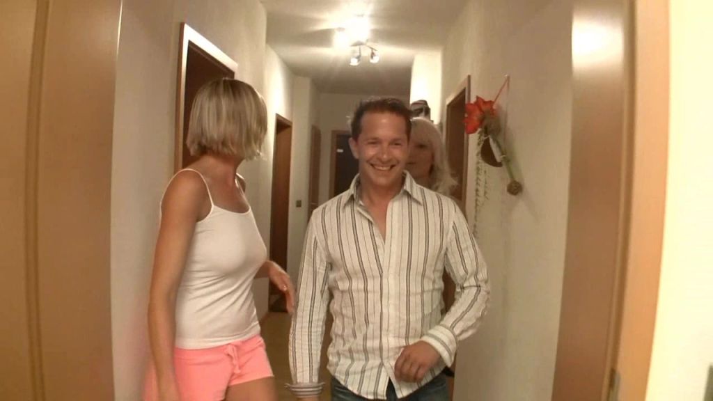 sexy foto nr. 2 von Pass auf wenn Du uns begegnest