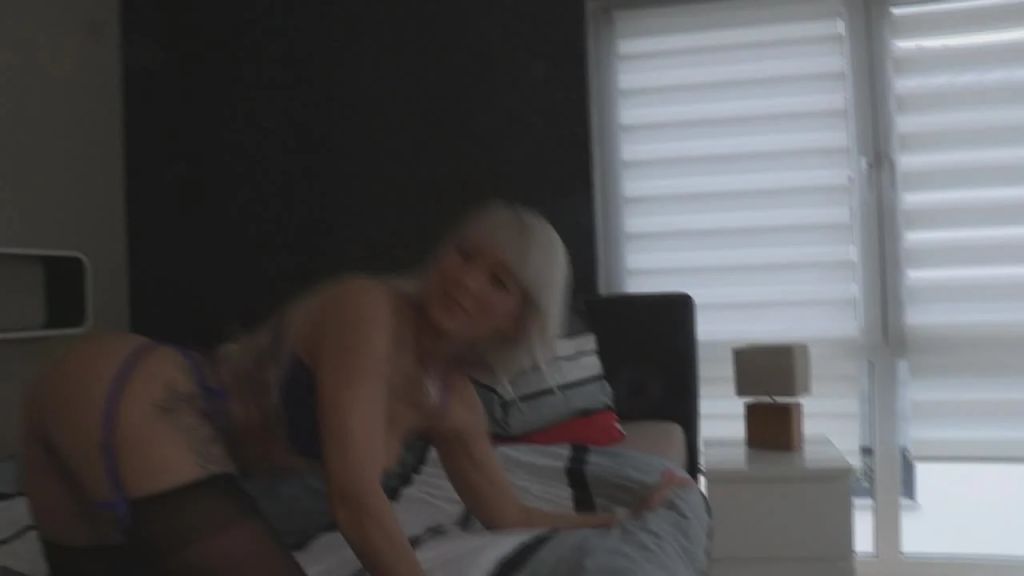 sexy foto nr. 1 von Aufgestrapst in totaler Geilheit!