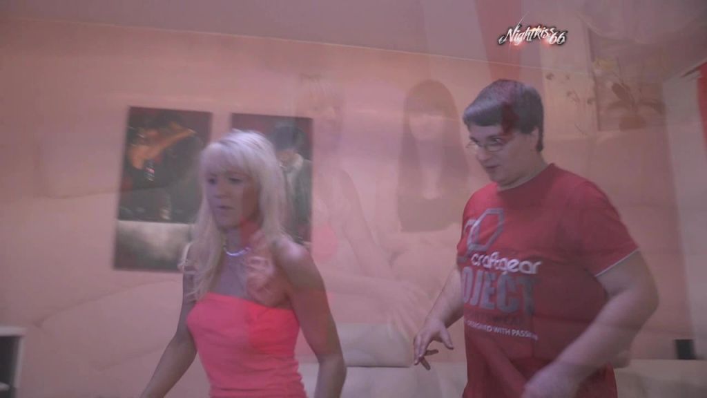 sexy foto nr. 3 von Sexunfall mit 2 Teens- Der Schock beim Pornodreh!!