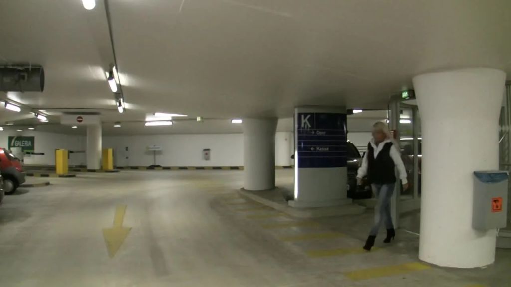 Der Fremde im öffentlichen Parkhaus - bin ich verrückt ?!