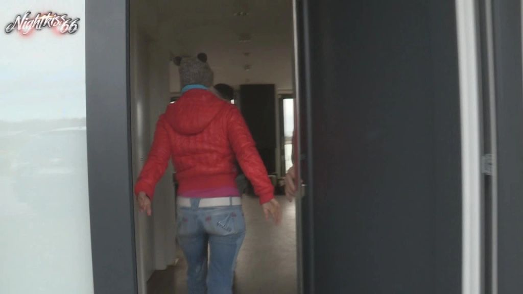 sexy foto nr. 9 von Schlampenpiss ! Dreist eingepinkelt mit meiner Freundin !