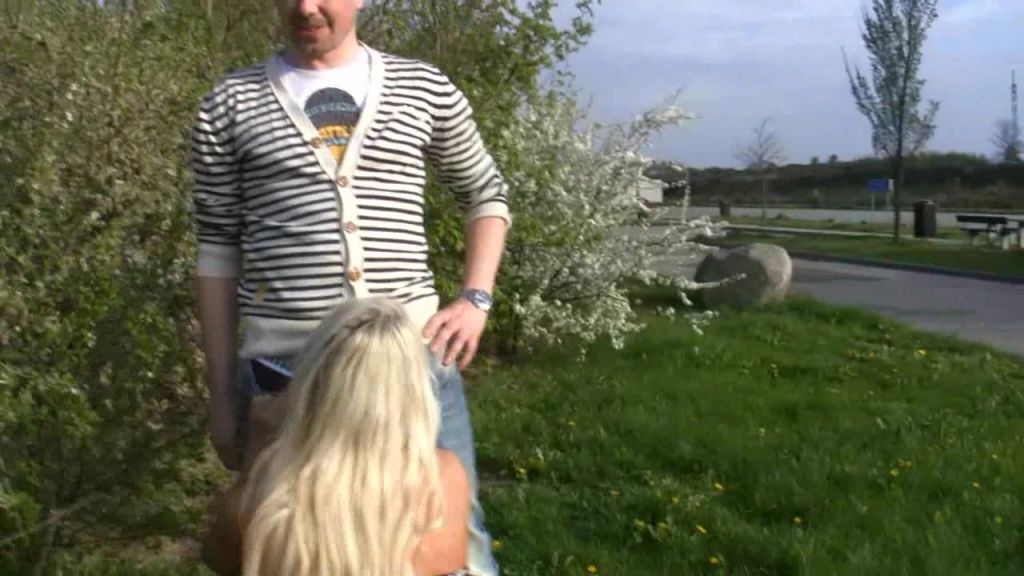 sexy foto nr. 6 von Public am Rastplatz- mein riskantester Outdoorfick