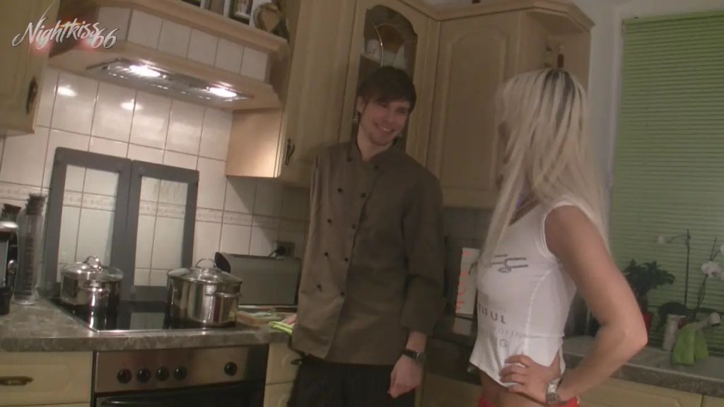 sexy foto nr. 1 von Dreister Jungschwanz bedient sich an allen 3 Löchern!