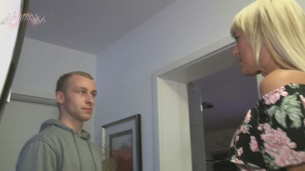 sexy foto nr. 1 von Milf verführt Jungschwanz Tim (19)