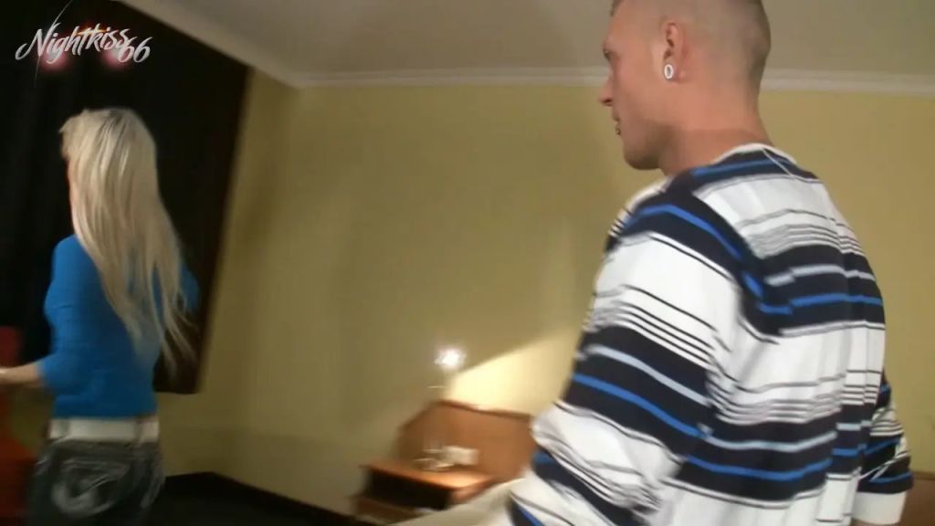 sexy foto nr. 1 von Mit Trick 17 zum mega Cumshot!