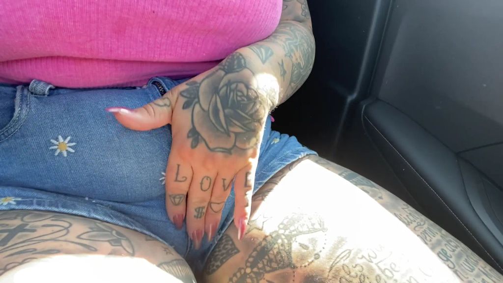 sexy foto nr. 2 von Fick mich…IN MY NEW CAR | MIT STINKE FOTZE AUS PARIS