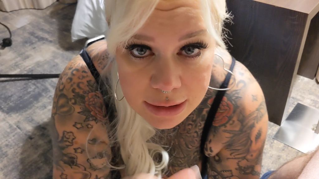 sexy foto nr. 9 von NO BORING | mit bepisster Jeans userpimmel gelutscht