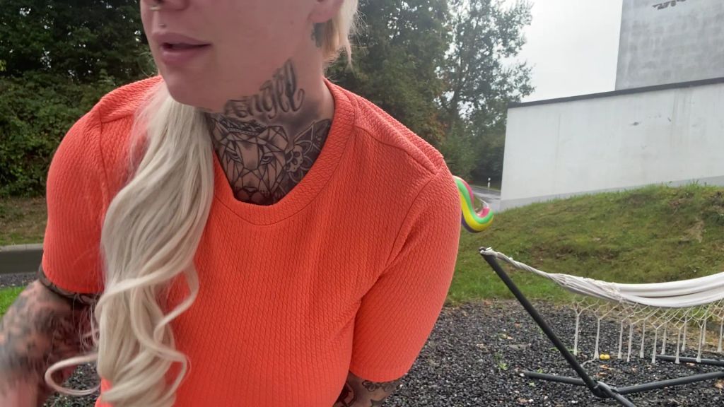 sexy foto nr. 1 von vor die VILLA gepisst | SEI EIN EINHORN EINZIGARTIG & BEZAU