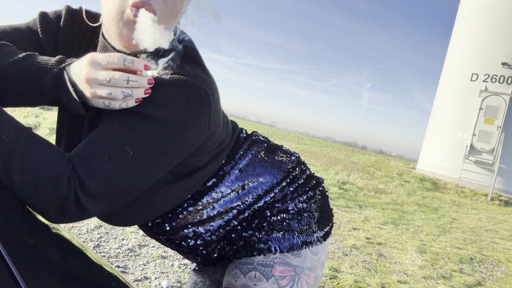 sexy foto nr. 7 von SMOKING ZIGARETTEN RAUCH BITCH