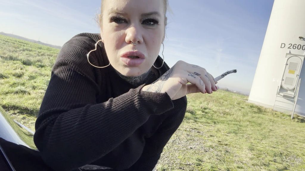 sexy foto nr. 8 von SMOKING ZIGARETTEN RAUCH BITCH