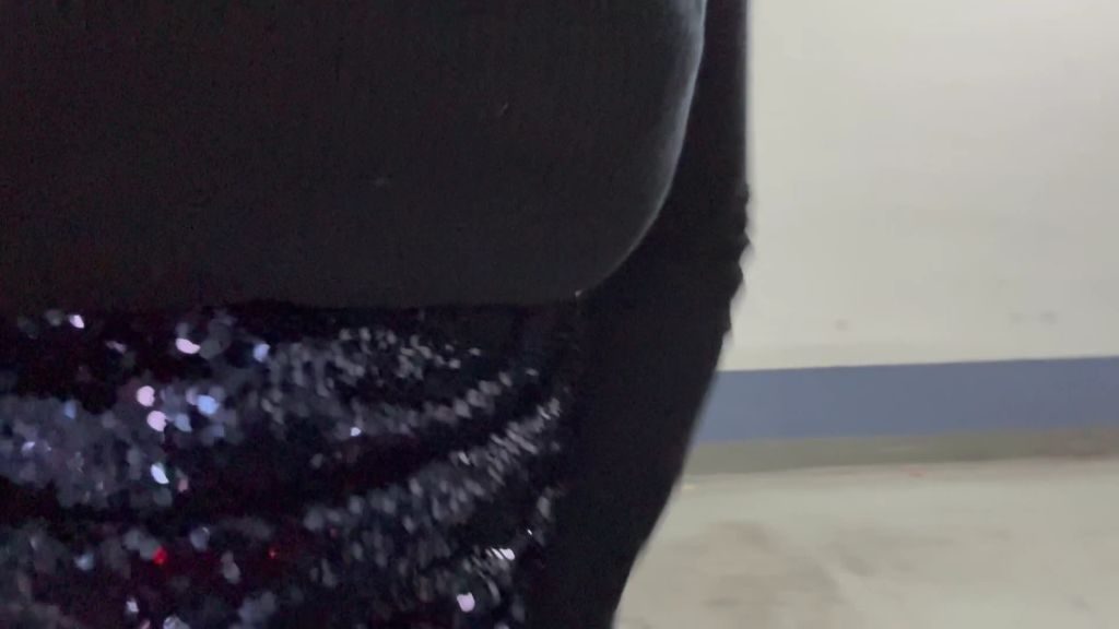 sexy foto nr. 5 von public PARKHAUS PISS from WUPPERTAL & HOLLAND | happy new ye