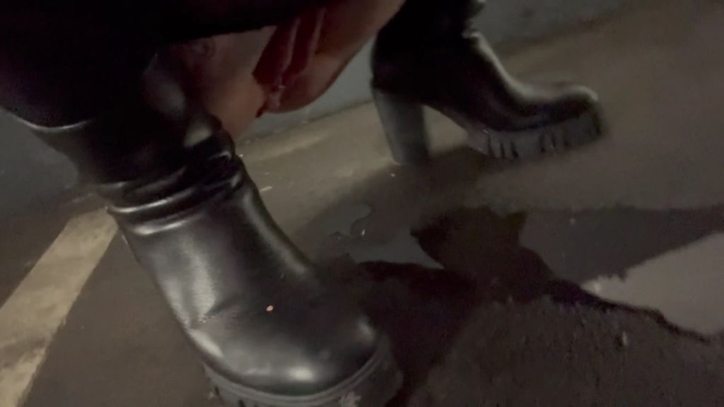 sexy foto nr. 9 von public PARKHAUS PISS from WUPPERTAL & HOLLAND | happy new ye