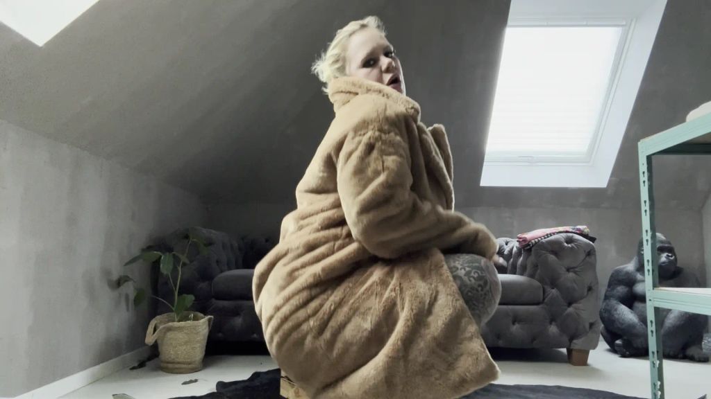 sexy foto nr. 4 von LUXUS FELL SCHLAMPE geiler Pelz auf geilen Körper