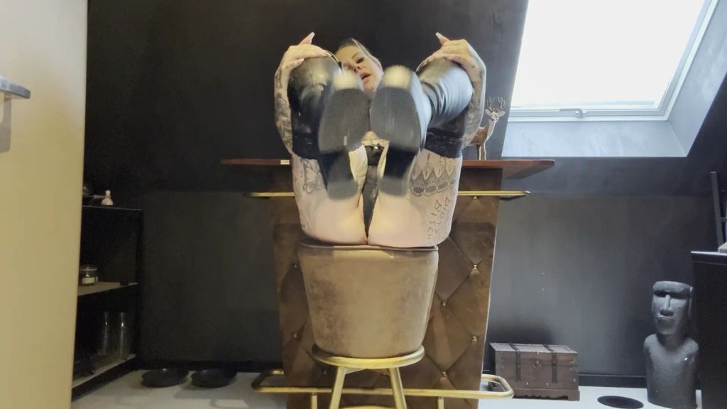 sexy foto nr. 6 von STIEFELJOB von geiler alten!!!