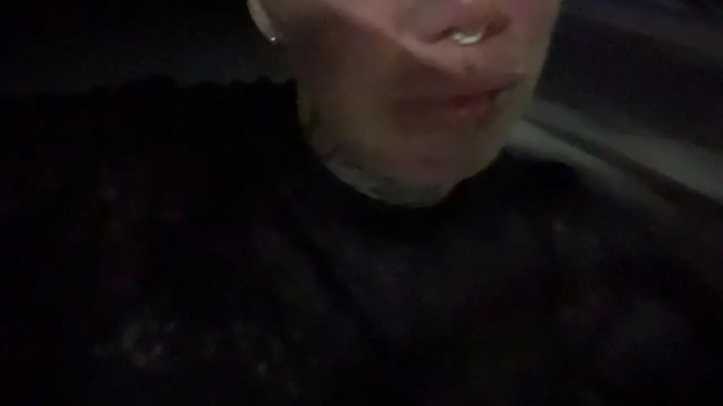 sexy foto nr. 6 von ABGEPISST NACH USERDREH nachts auf dem Parkplatz HILFE